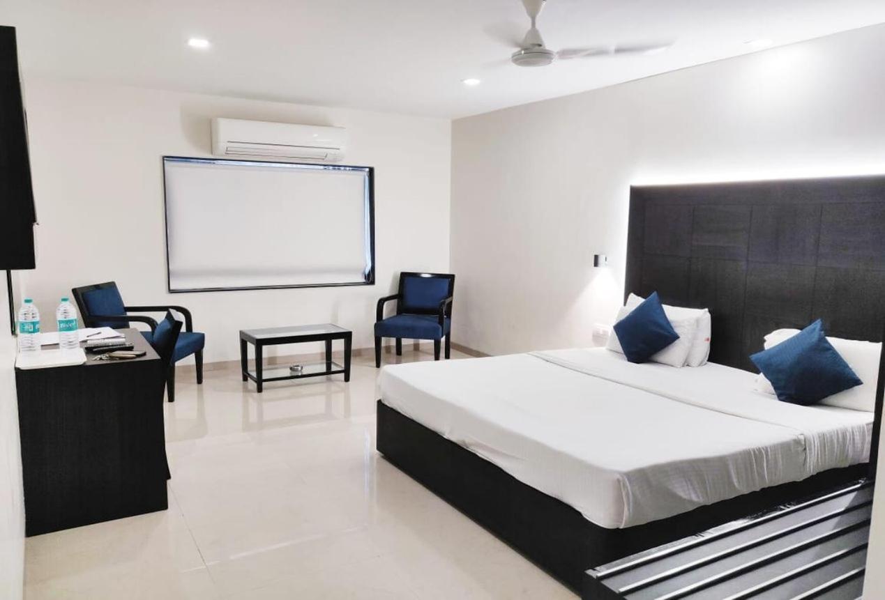 מומביי Sukh Hotel מראה חיצוני תמונה