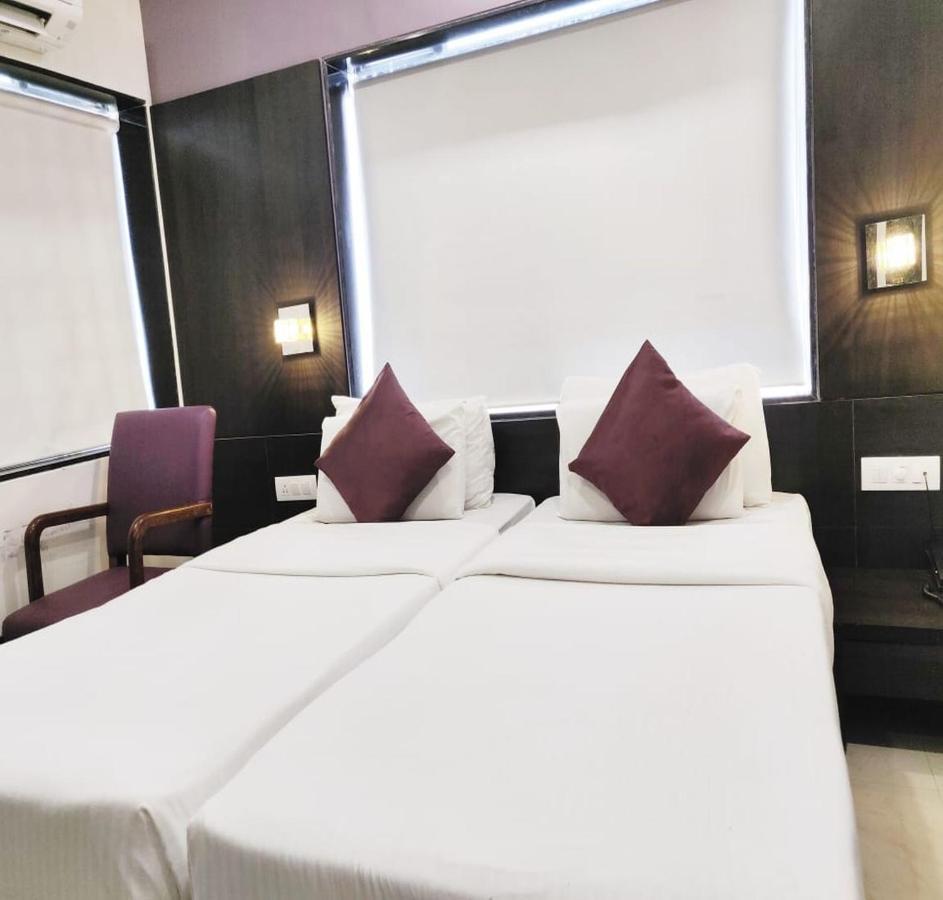 מומביי Sukh Hotel מראה חיצוני תמונה