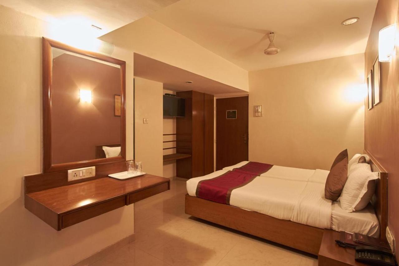 מומביי Sukh Hotel מראה חיצוני תמונה