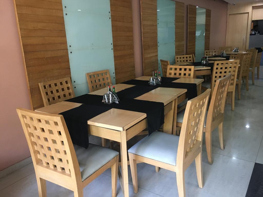 מומביי Sukh Hotel מראה חיצוני תמונה