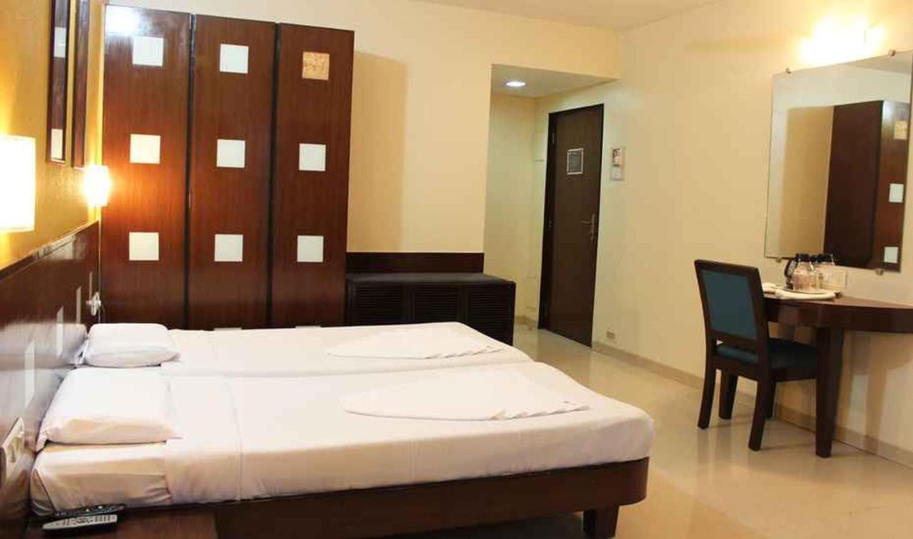 מומביי Sukh Hotel מראה חיצוני תמונה
