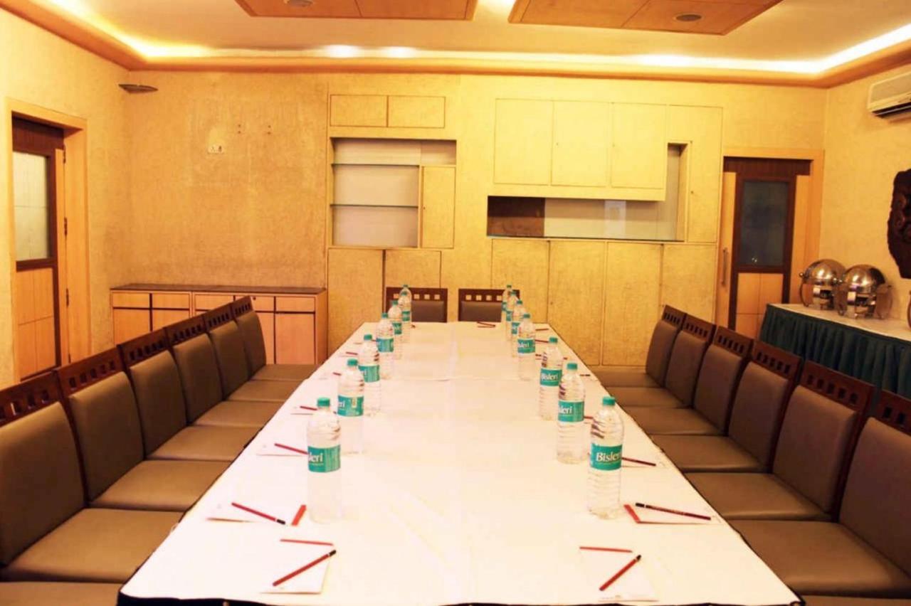 מומביי Sukh Hotel מראה חיצוני תמונה