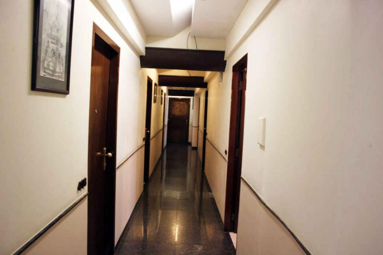 מומביי Sukh Hotel מראה חיצוני תמונה