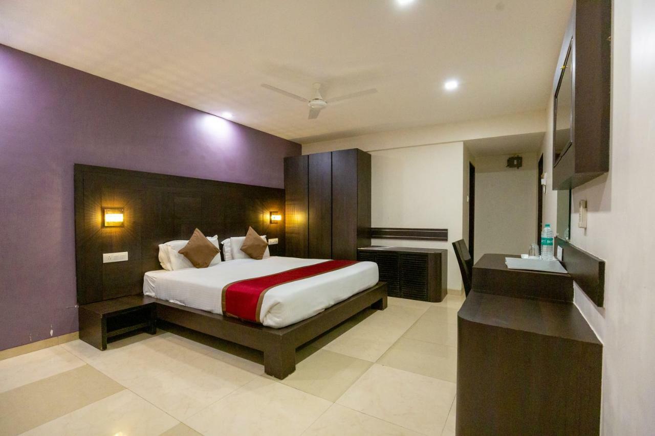 מומביי Sukh Hotel מראה חיצוני תמונה