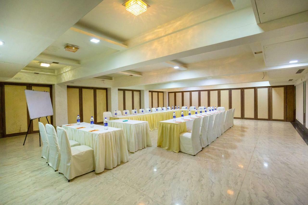 מומביי Sukh Hotel מראה חיצוני תמונה