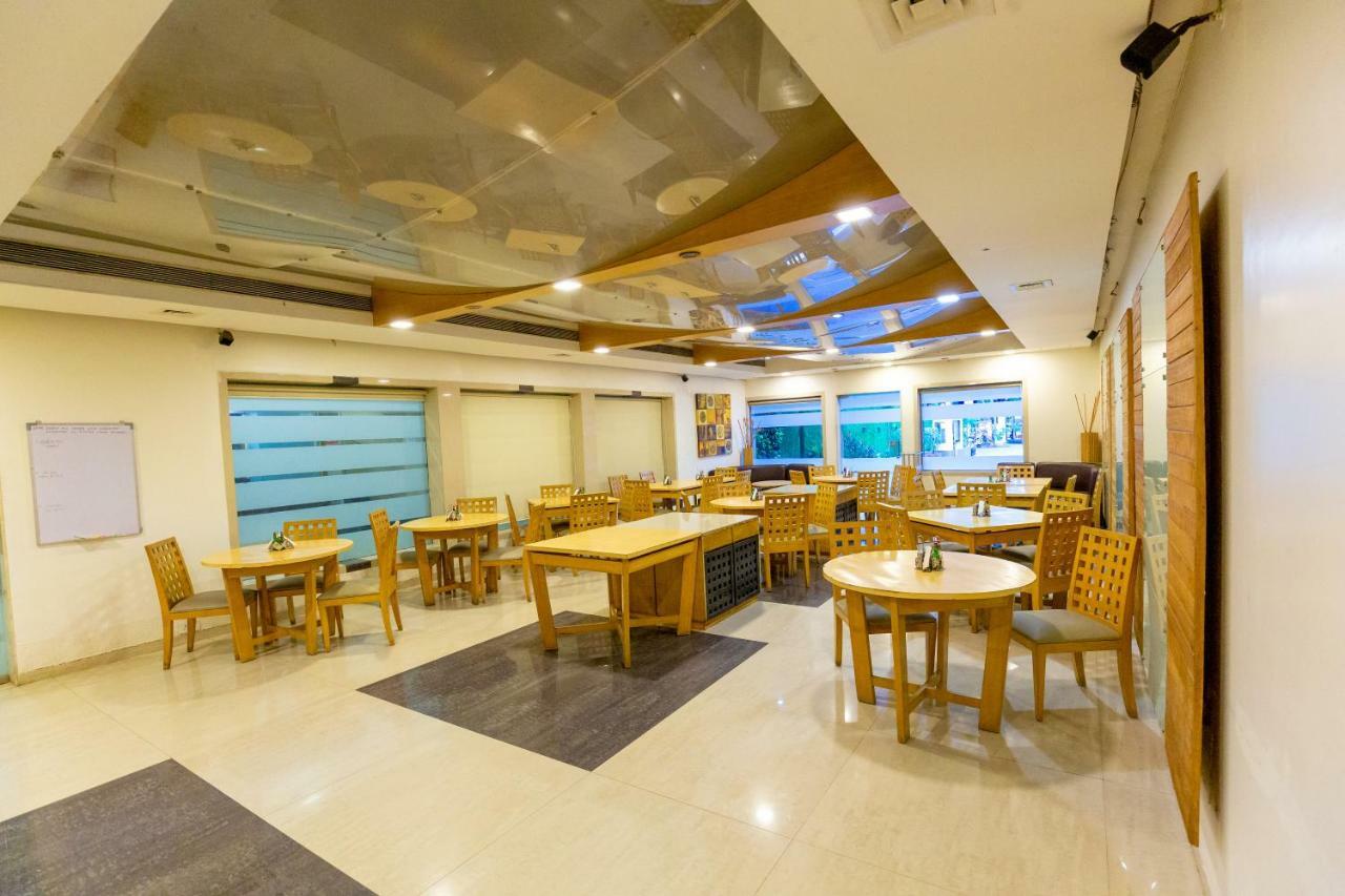 מומביי Sukh Hotel מראה חיצוני תמונה