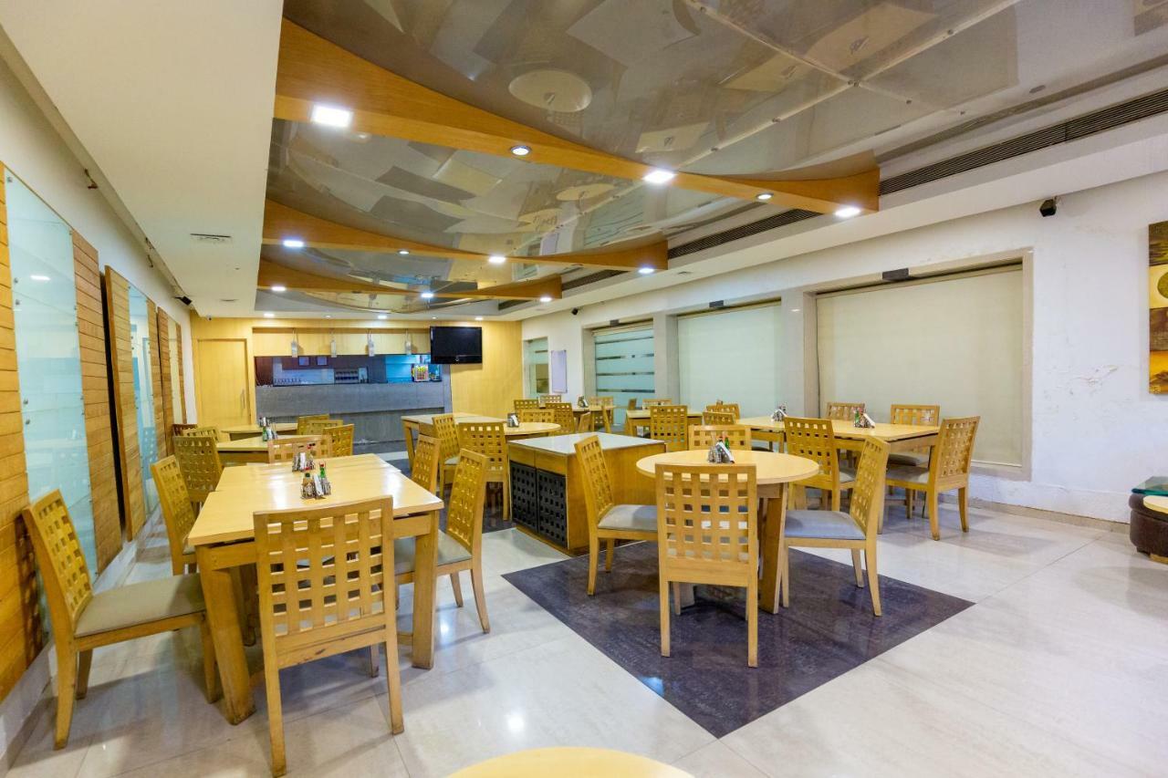 מומביי Sukh Hotel מראה חיצוני תמונה