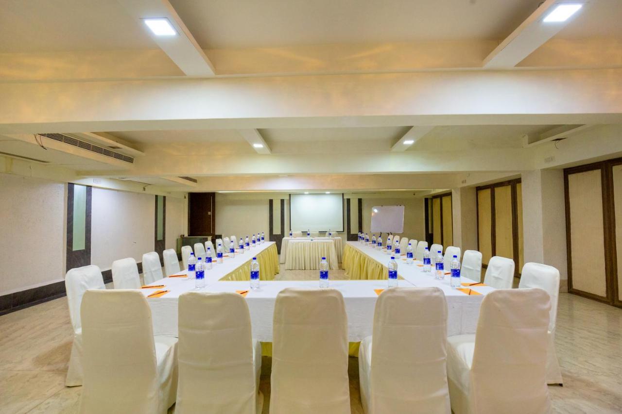 מומביי Sukh Hotel מראה חיצוני תמונה