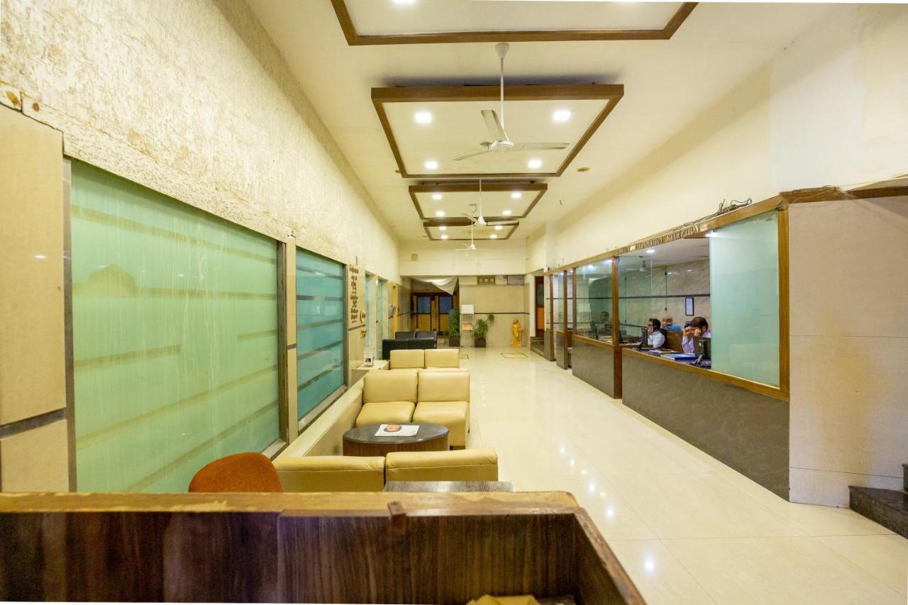 מומביי Sukh Hotel מראה חיצוני תמונה